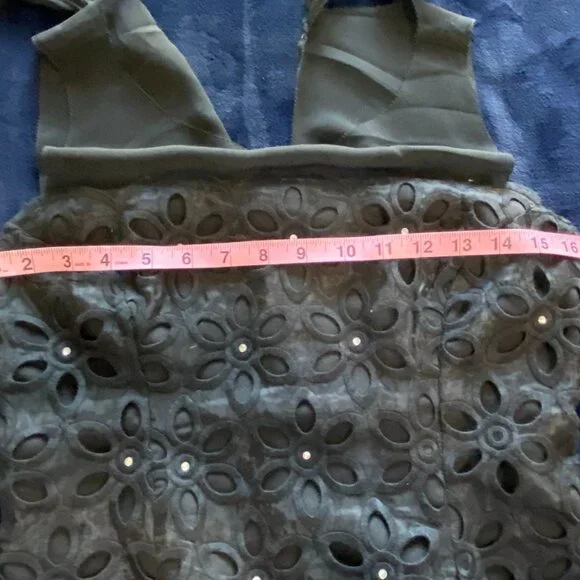 Sold!!!LILLY PULITZER BLACK DAISY FULTON EYELET DRESS SZ 2 - Picture 13 of 16